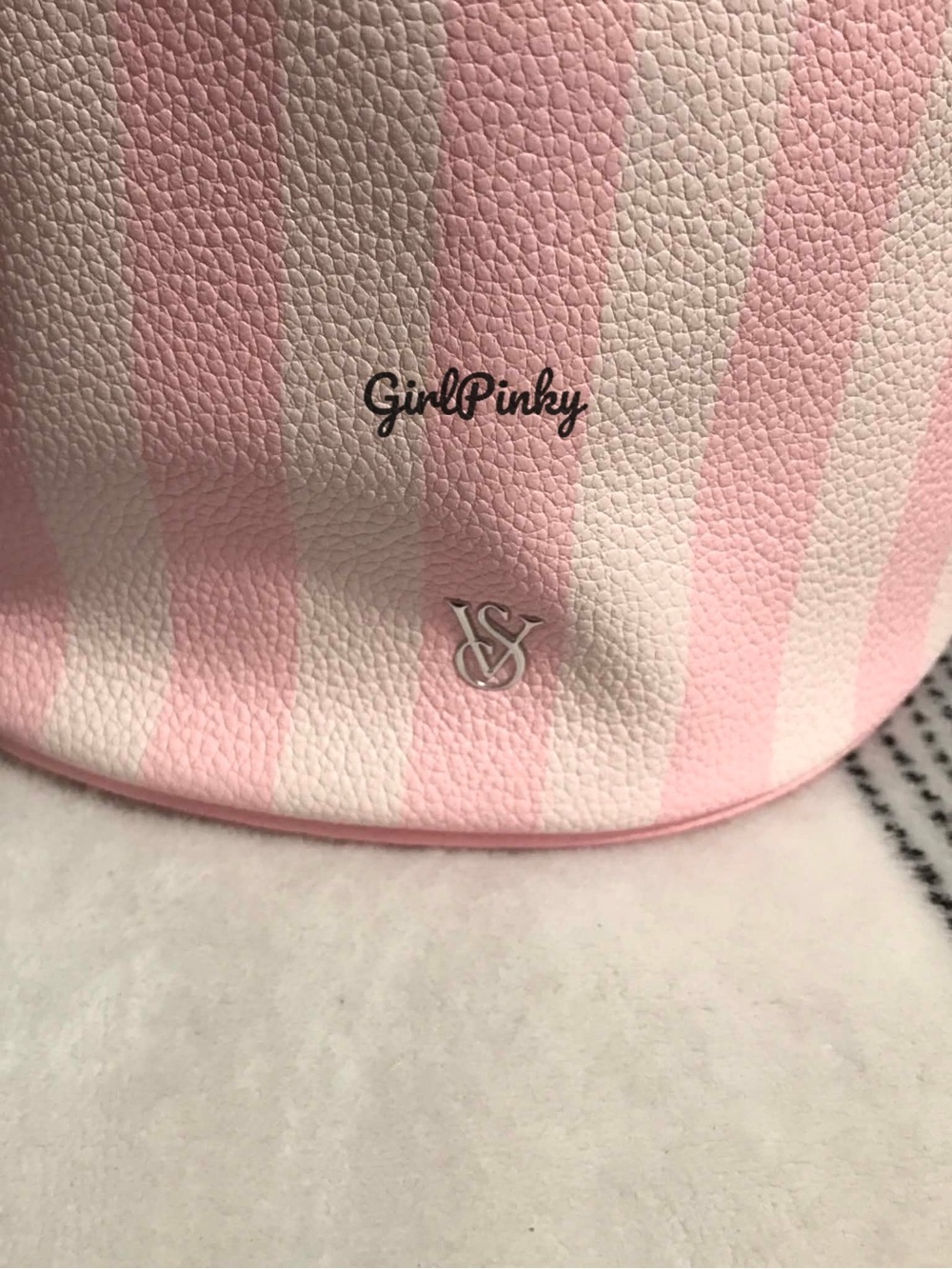 VICTORIA’S SECRET 2 PIECE VANITY MAKEUP/STORAGE CASES IN HERITAGE STRIPES - Picture 15 of 16